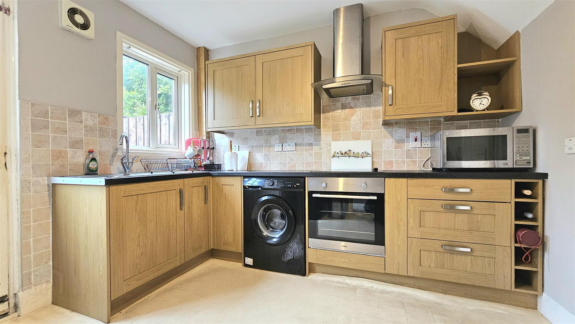 2 Sandes Court 4 of 13