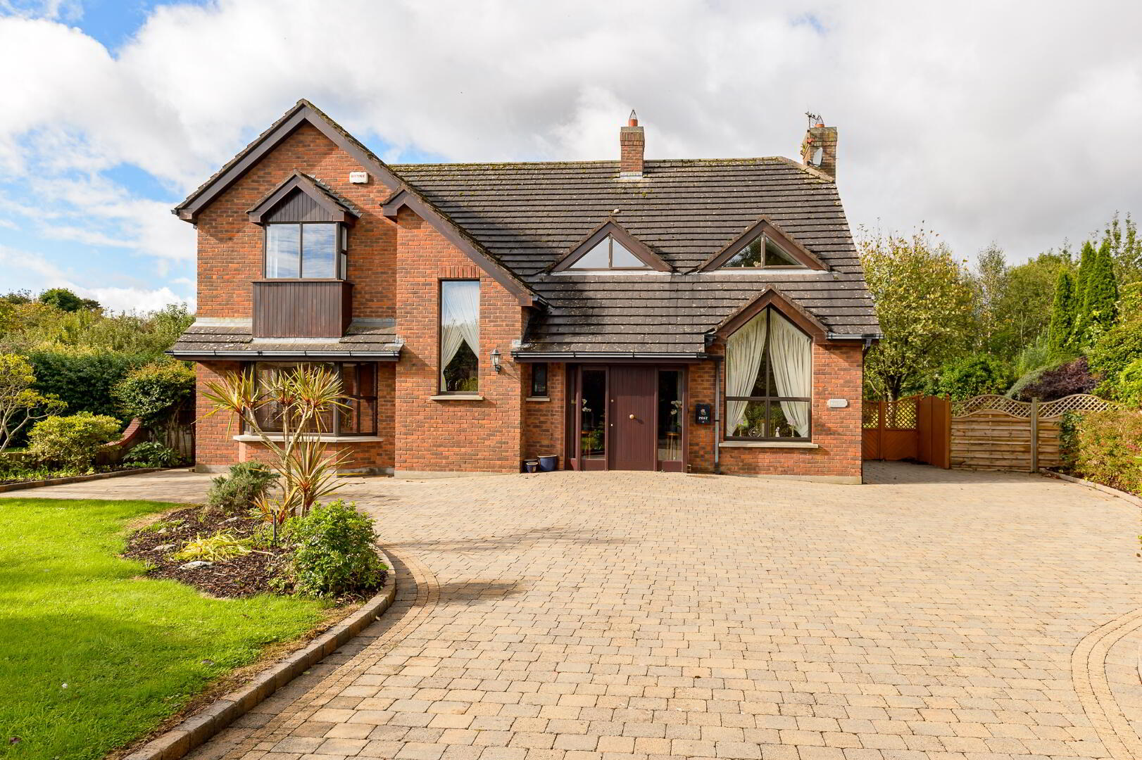 Lios Dún, 7 Eastbury 1 of 28