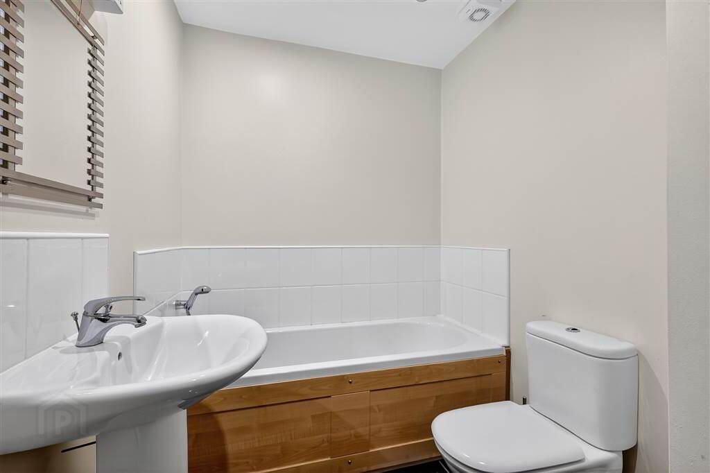 6 Spinnaker Court 13 of 16