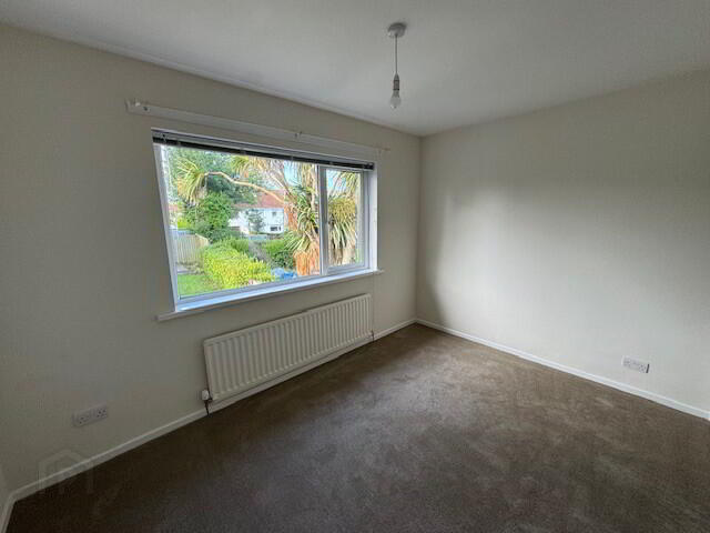 26 Lumfiord Avenue 8 of 13