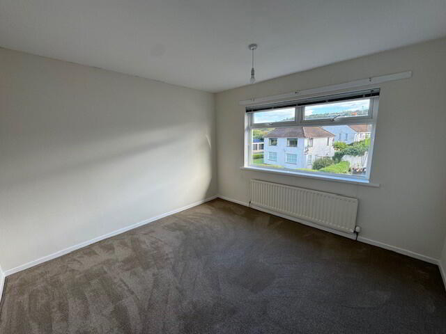26 Lumfiord Avenue 7 of 13
