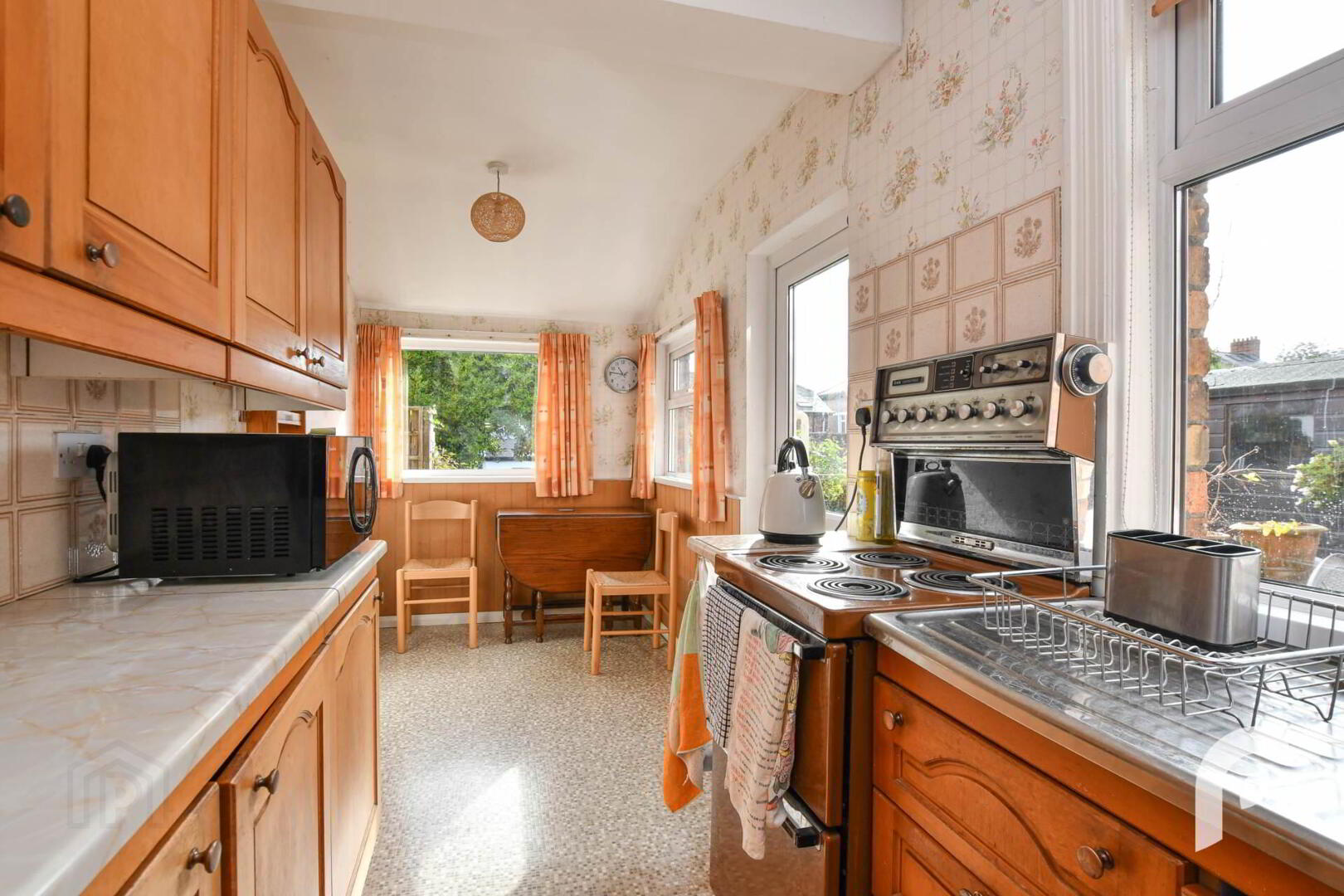 131 Somerton Road 12 of 37