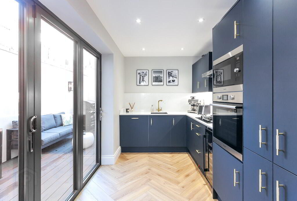 7 Madison Avenue 17 of 46