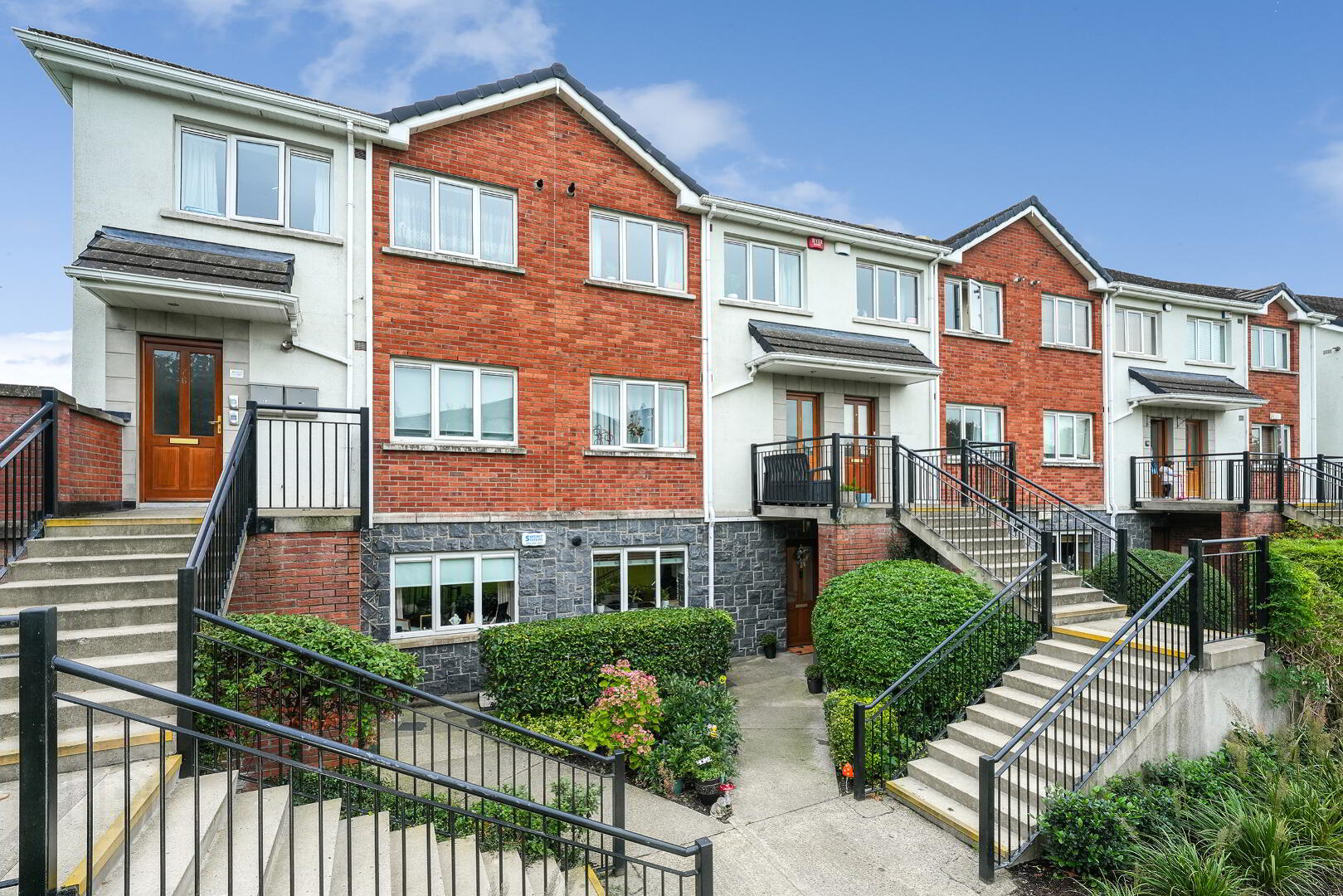 2 Esker Manor 1 of 30