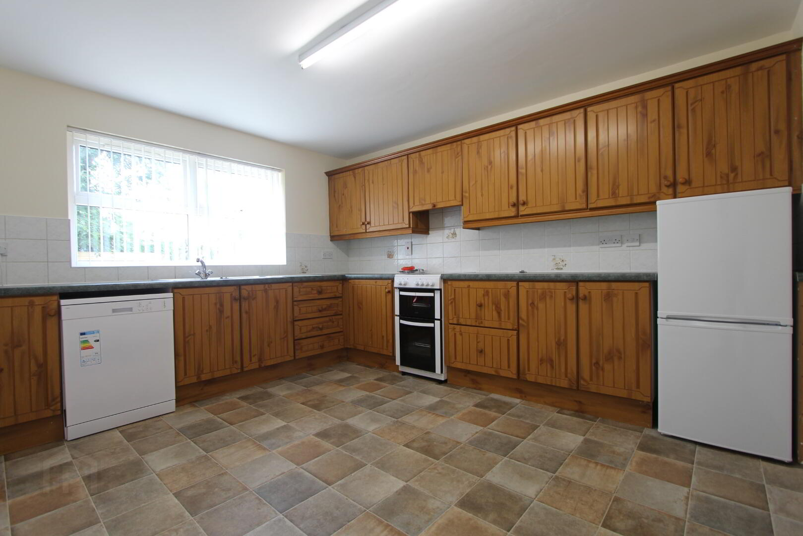 9 Laurelbrook 3 of 8