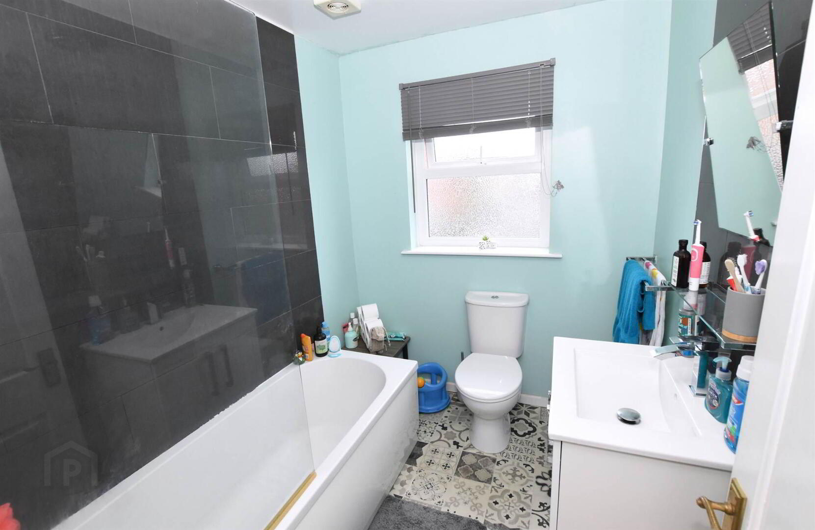 37 Whitethorn Avenue 11 of 15