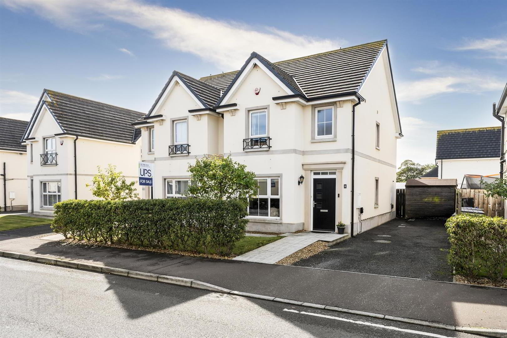 8 Rocklyn Walk 1 of 21