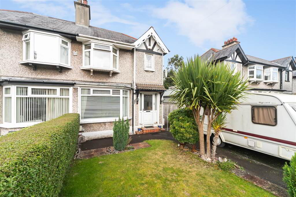 66 Galwally Park 1 of 19