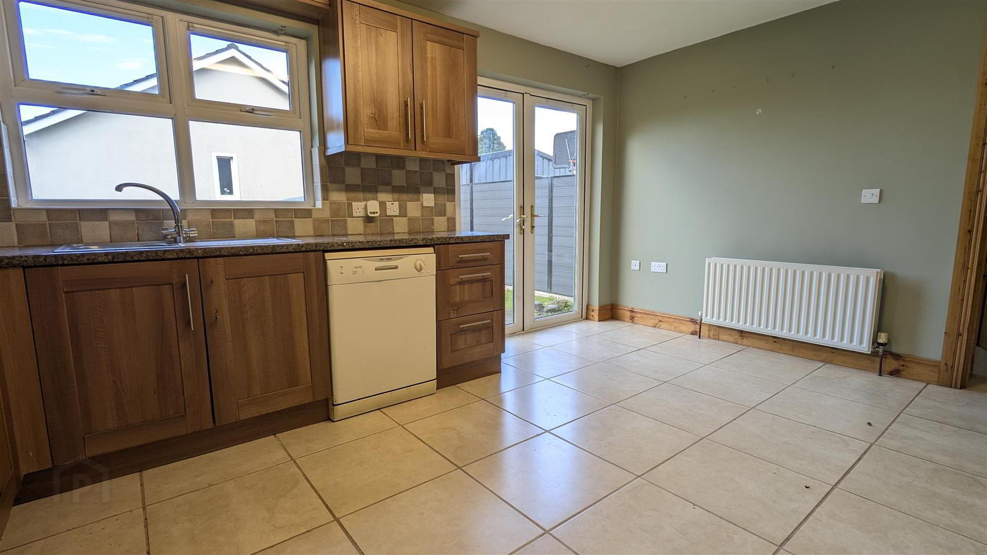 15 Cairn Grove 8 of 24
