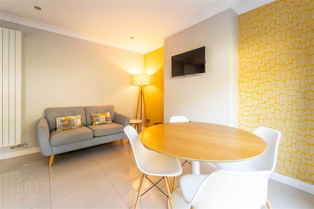 42 Windmill Road 11 of 26
