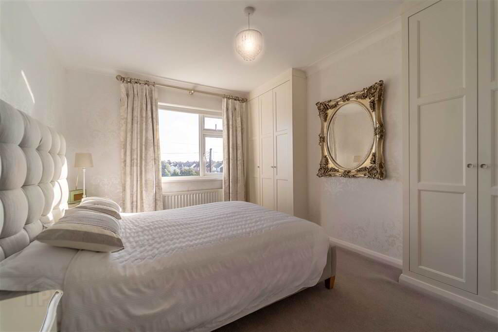 42 Windmill Road 13 of 26