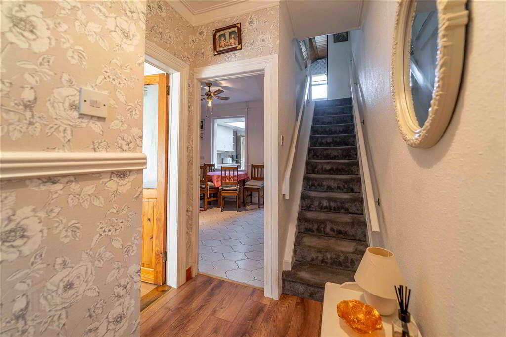 52 Springfield Road 4 of 27