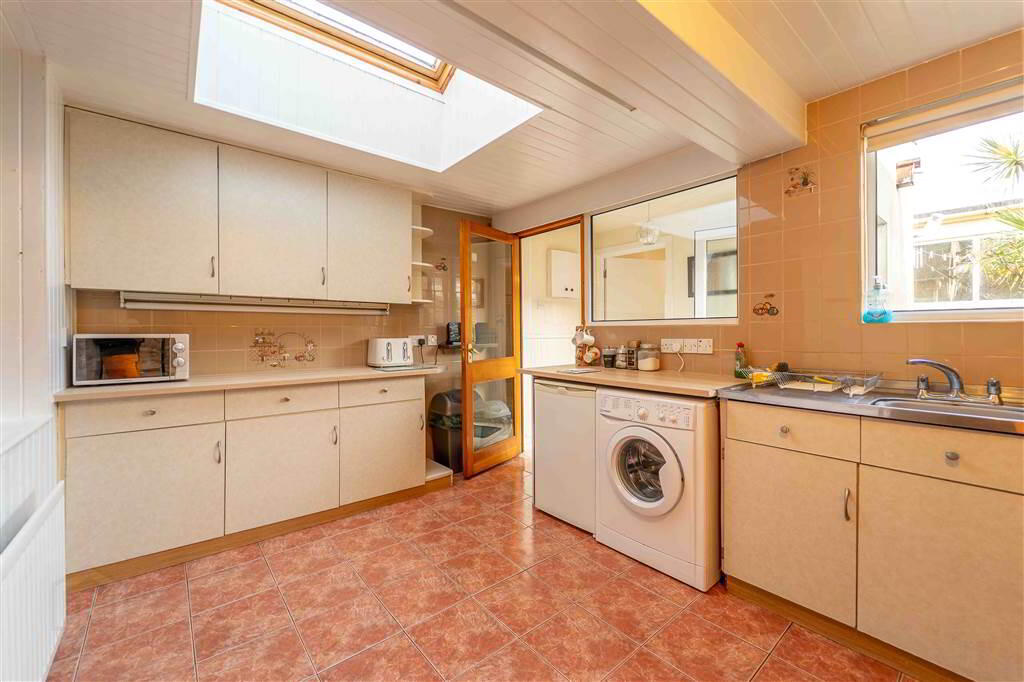 52 Springfield Road 12 of 27