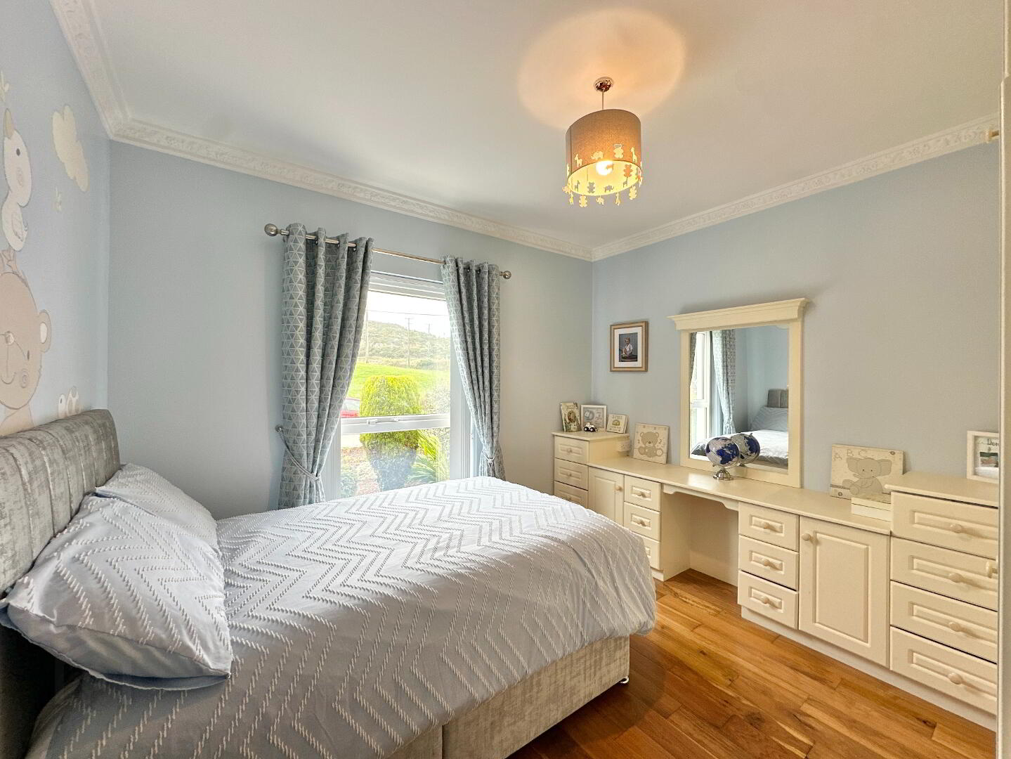 4b Flagstaff Road 25 of 48