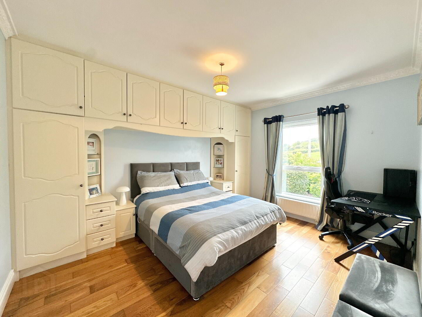 4b Flagstaff Road 27 of 48