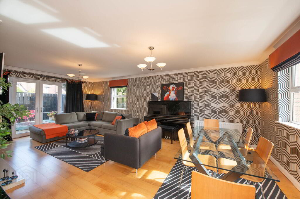 49 Farm Lodge Drive 5 of 31