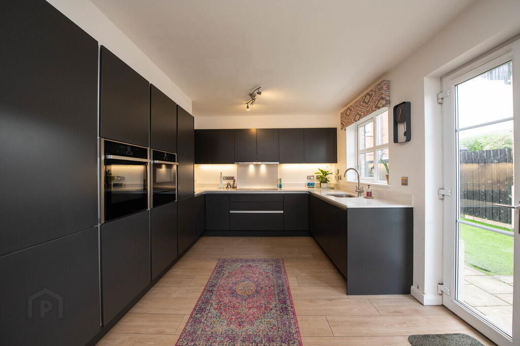 49 Farm Lodge Drive 9 of 31