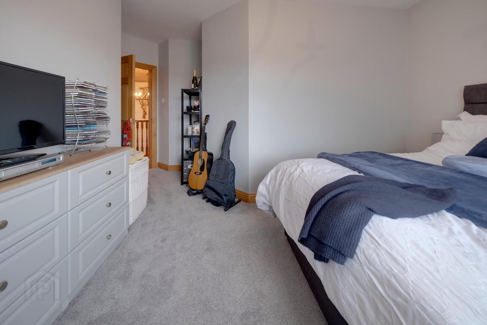 8 Ronan Drive 23 of 34