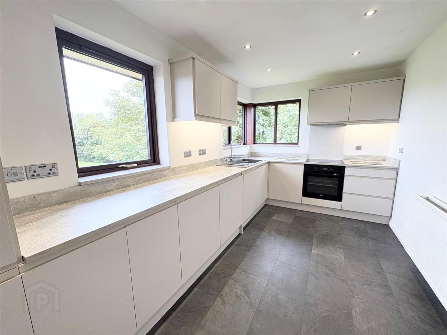 5b Helens Lea 6 of 10