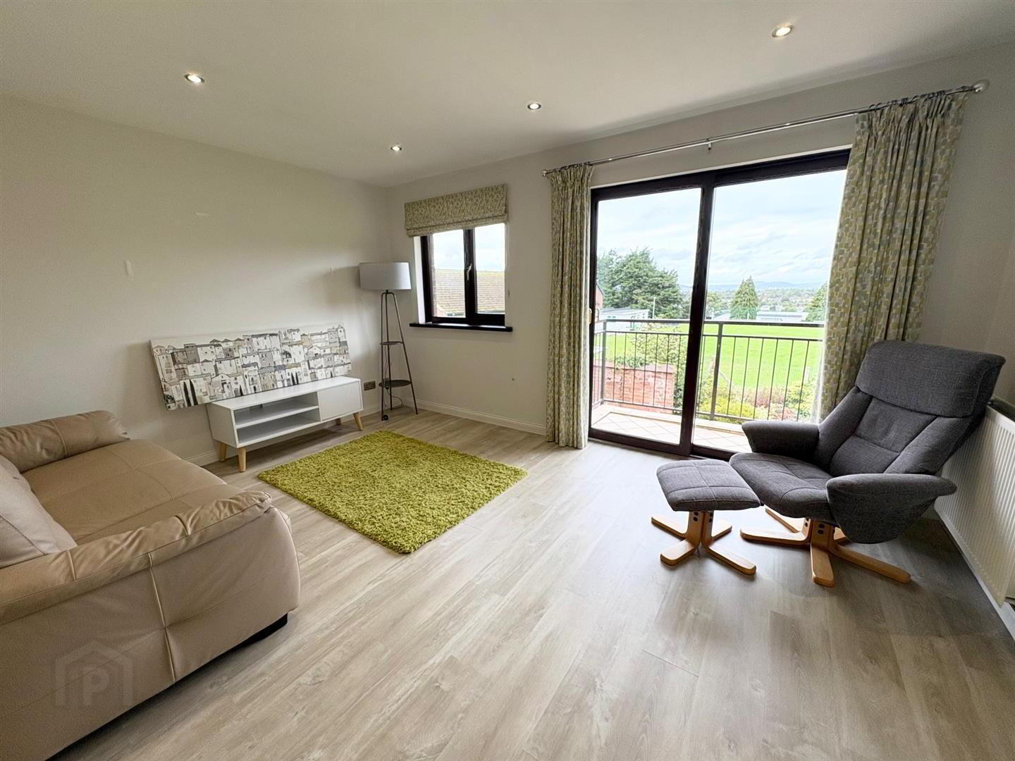 5b Helens Lea 3 of 10