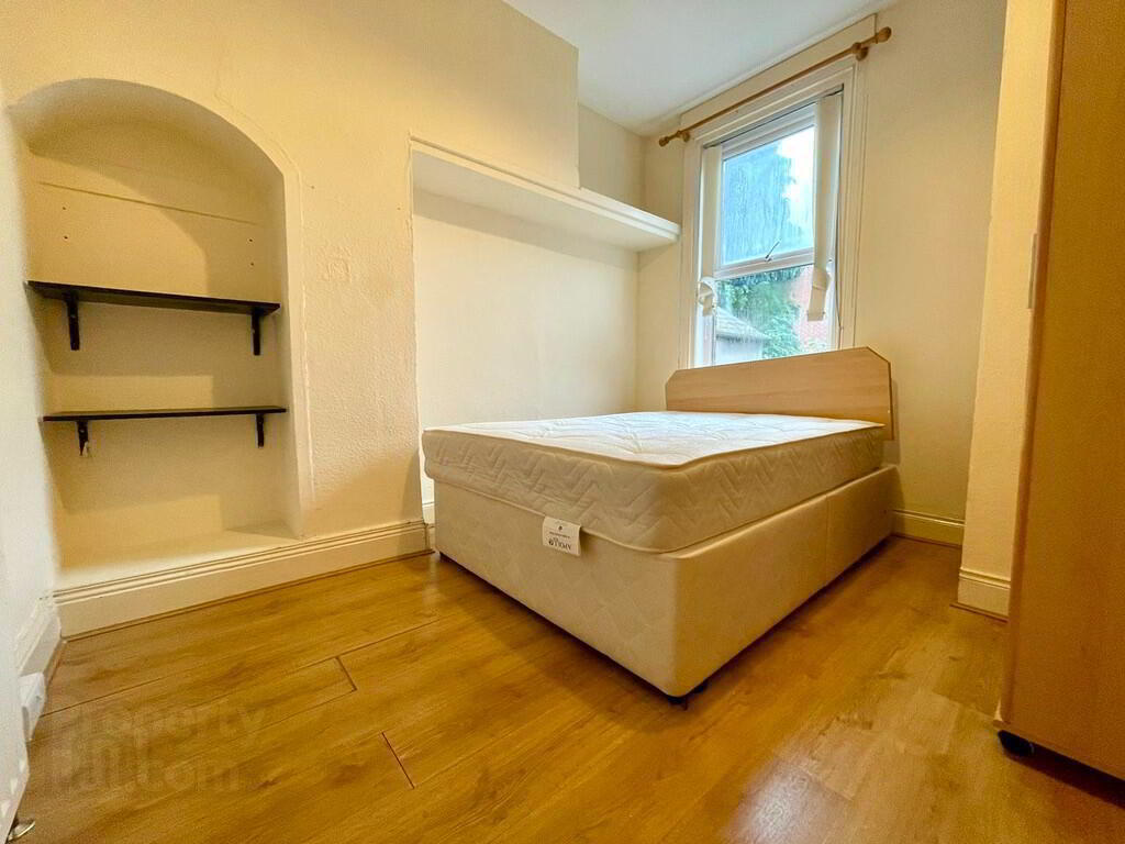 11 Wellington Park Avenue 4 of 7