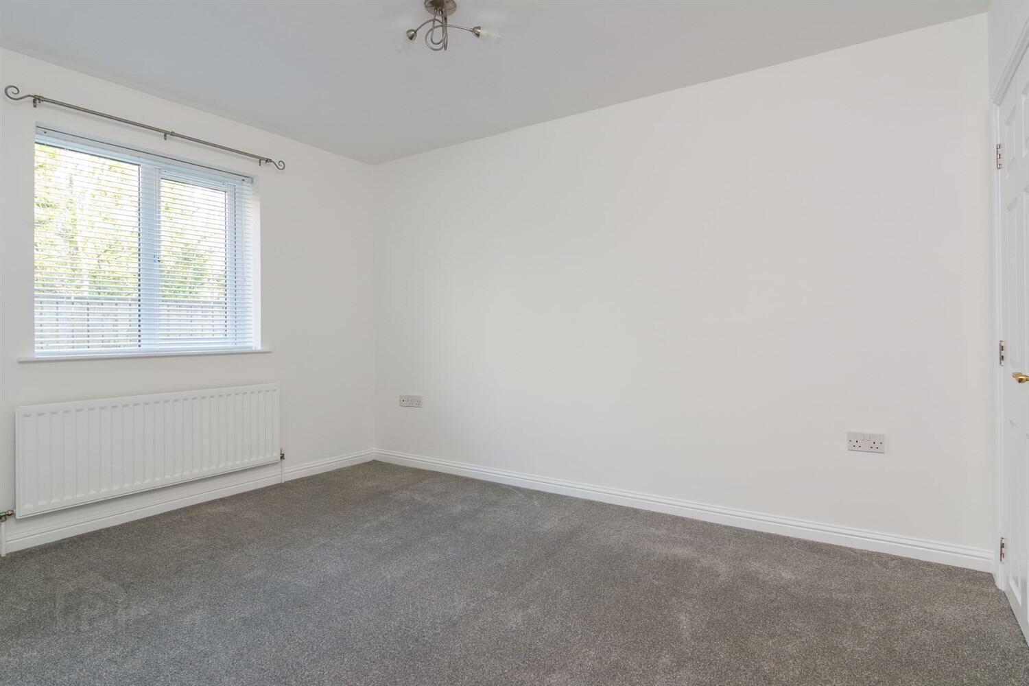 Apt 17, Glenmount Drive 7 of 10