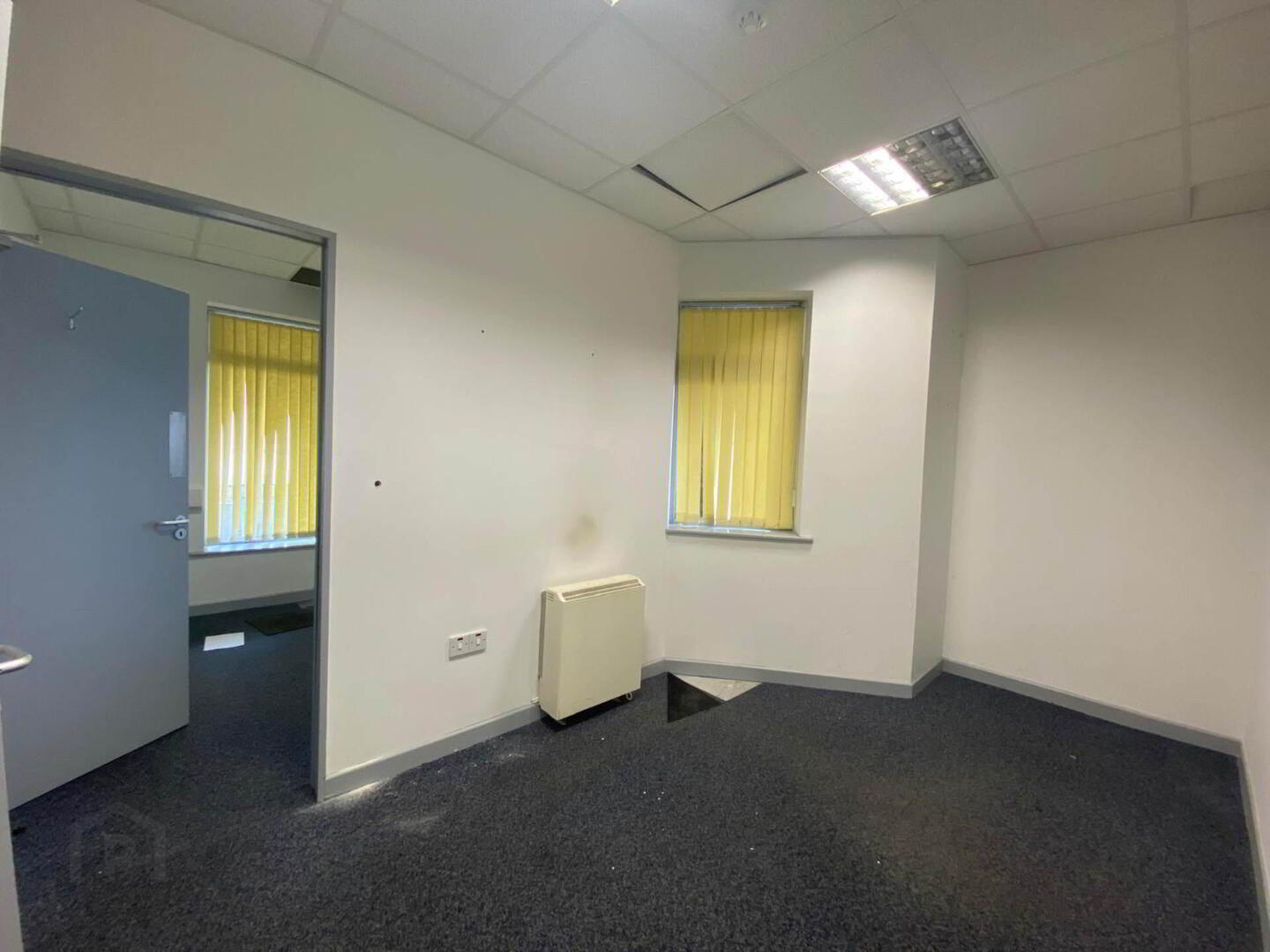 Unit 8/9, Friars Court 3 of 5