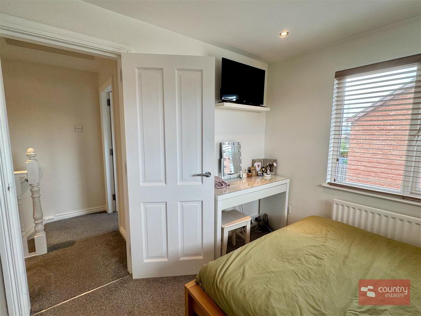 77 Hawthorn Way 17 of 26