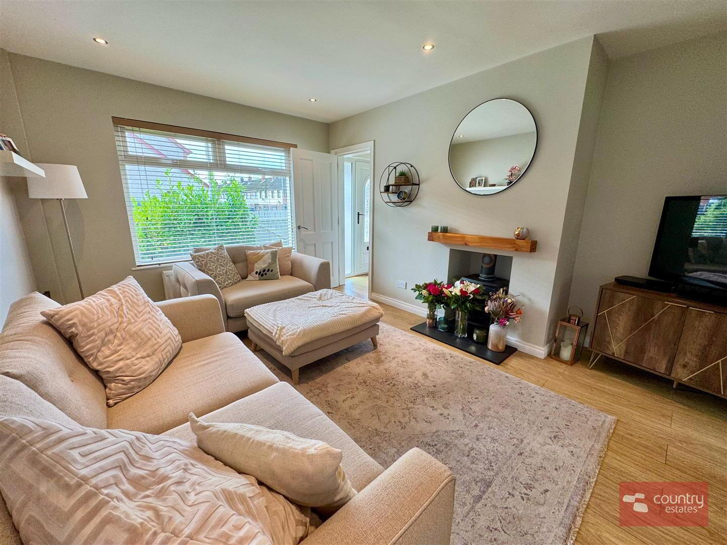 77 Hawthorn Way 4 of 26