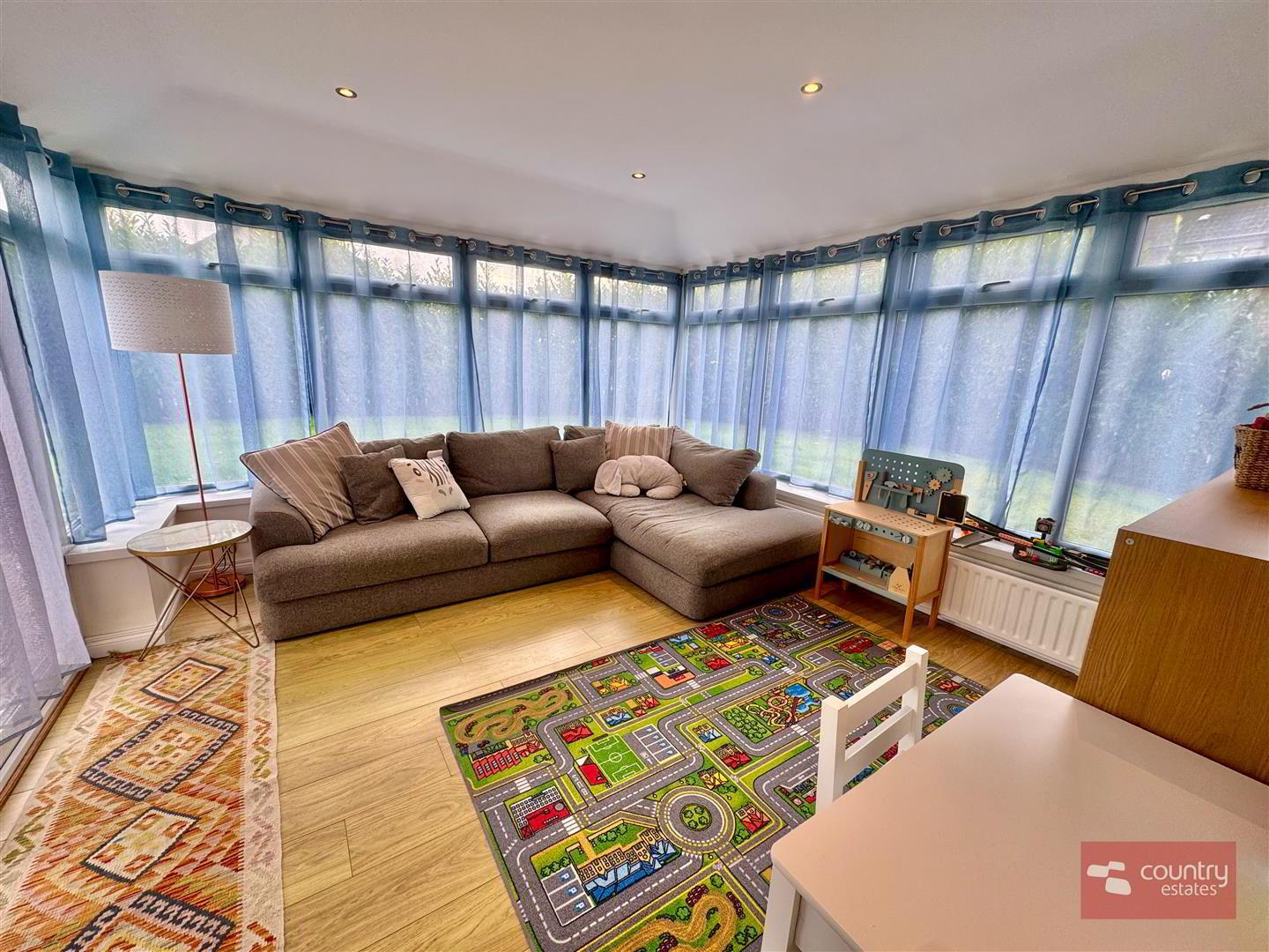 77 Hawthorn Way 8 of 26
