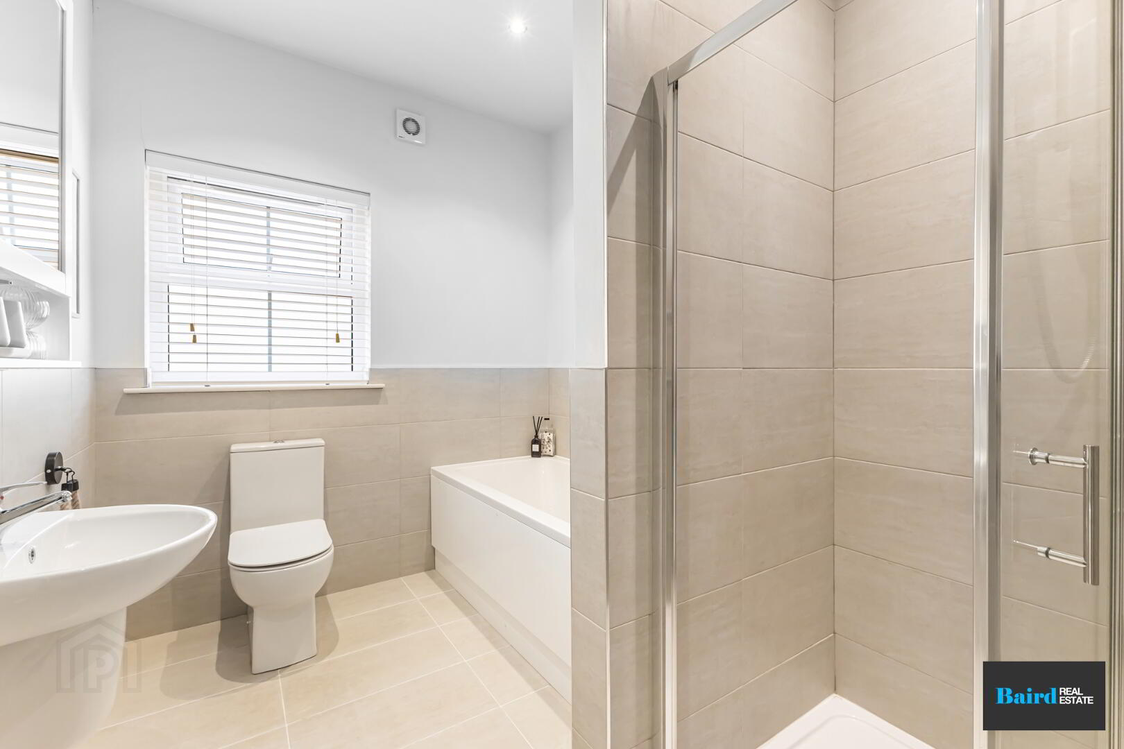 10 Hawthorne Lane 42 of 59