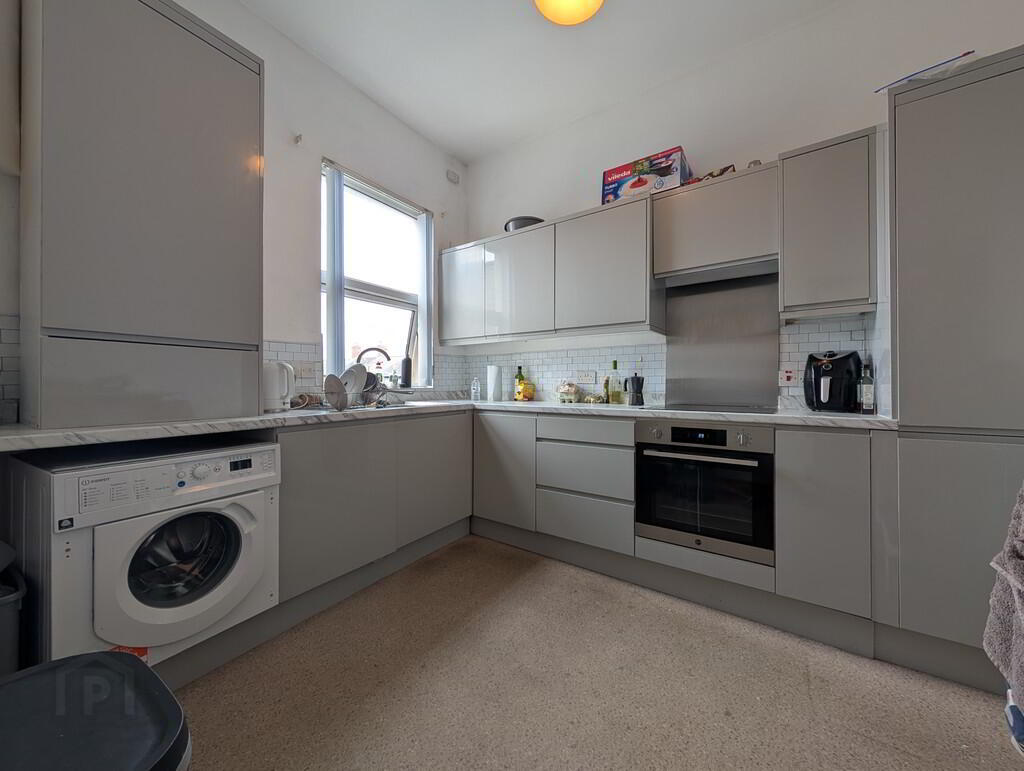 Apt 2, 43 Sunnyside Street 3 of 9