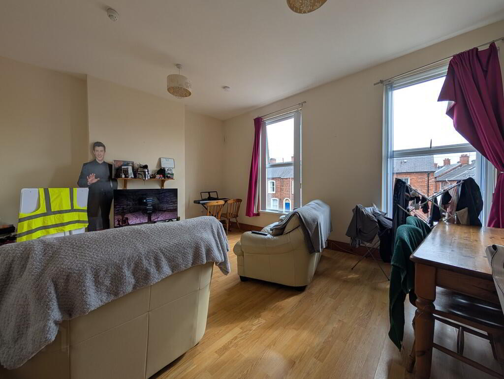 Apt 2, 43 Sunnyside Street 4 of 9
