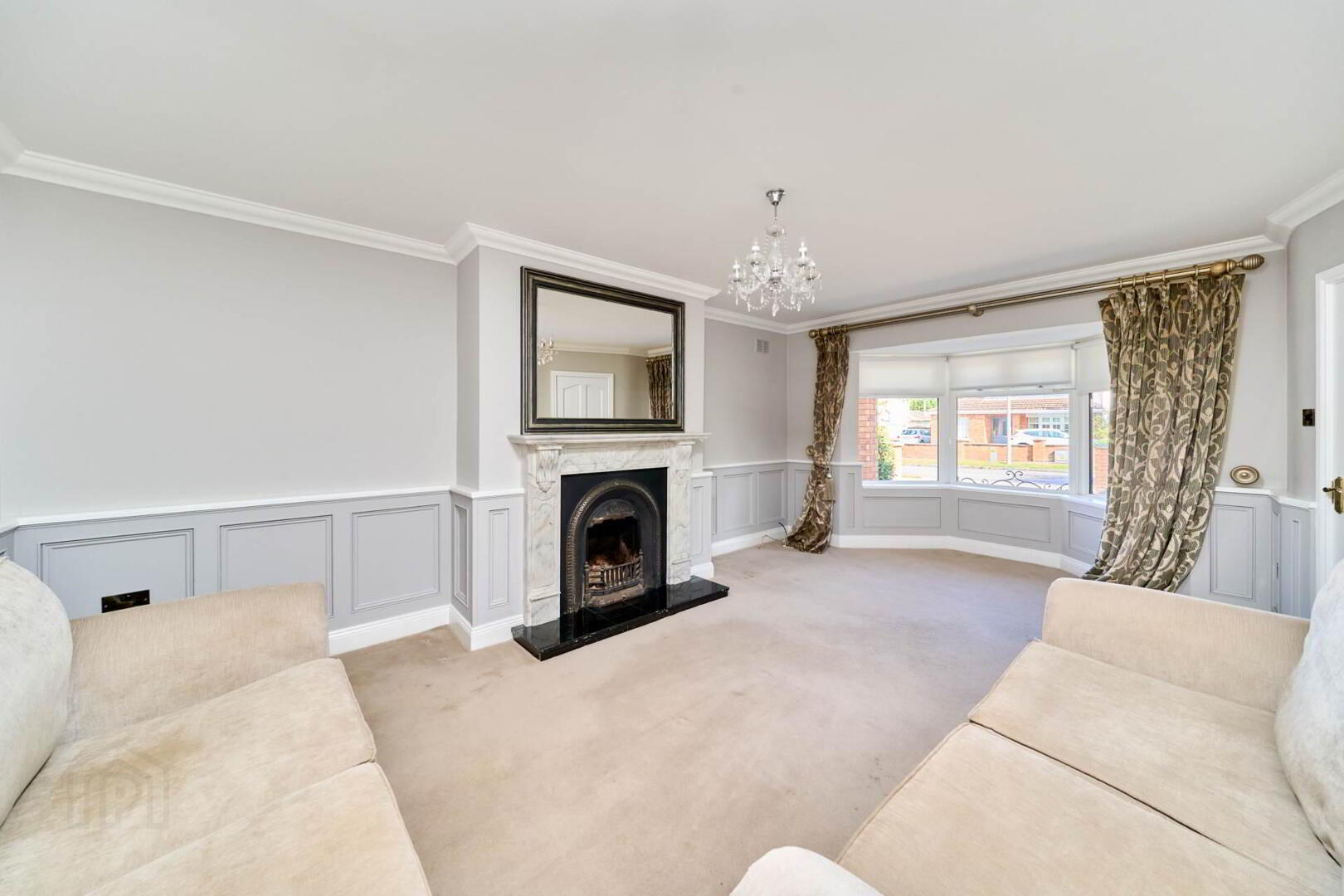 12 Oakleigh 3 of 31