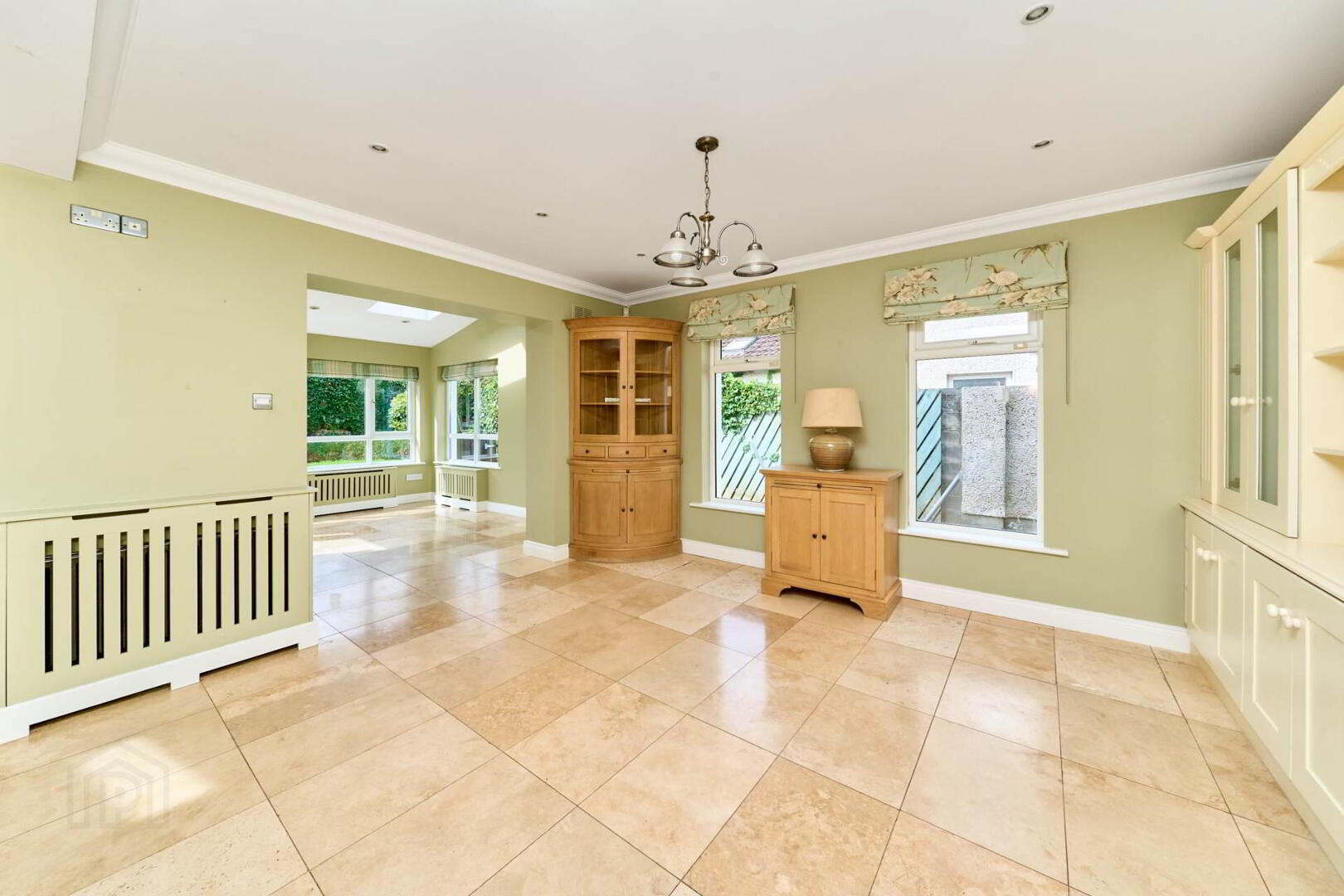 12 Oakleigh 8 of 31