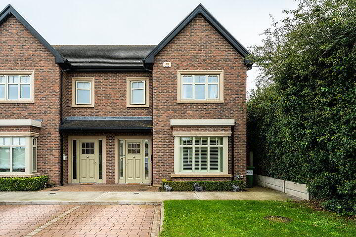 8 Hale Court 1 of 31