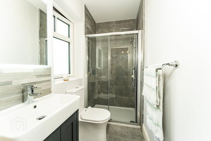 8 Hale Court 20 of 31