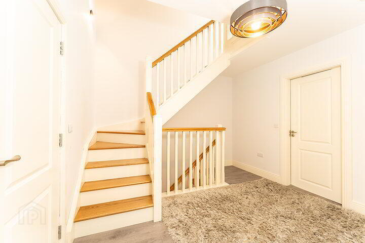 8 Hale Court 16 of 31