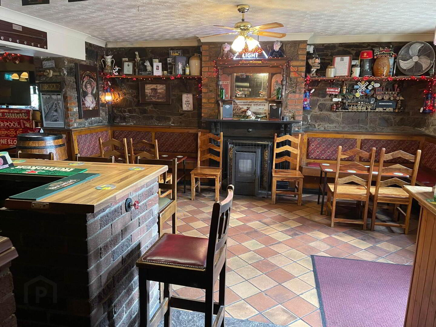 The Imperial Bar & Lounge, 27 Upper Careys Road 9 of 28