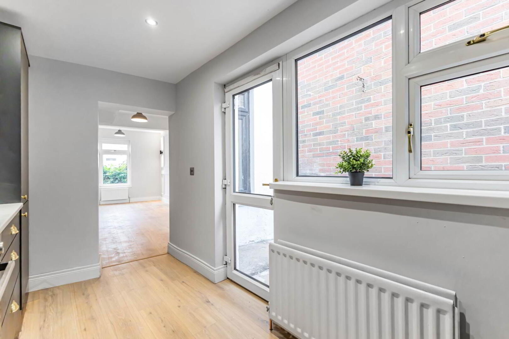 1 Donard Street 17 of 30