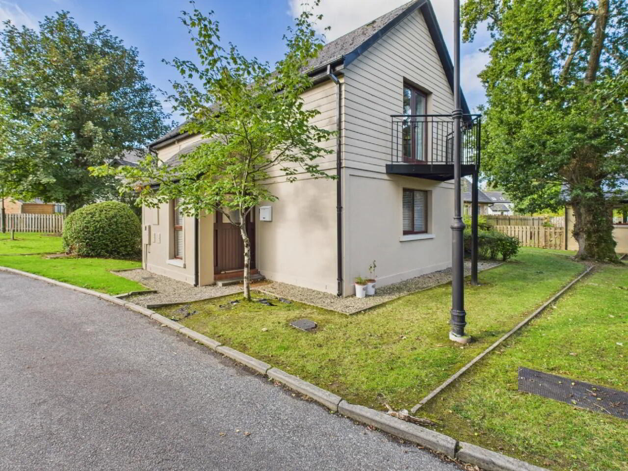 20 Willow Wood 1 of 28