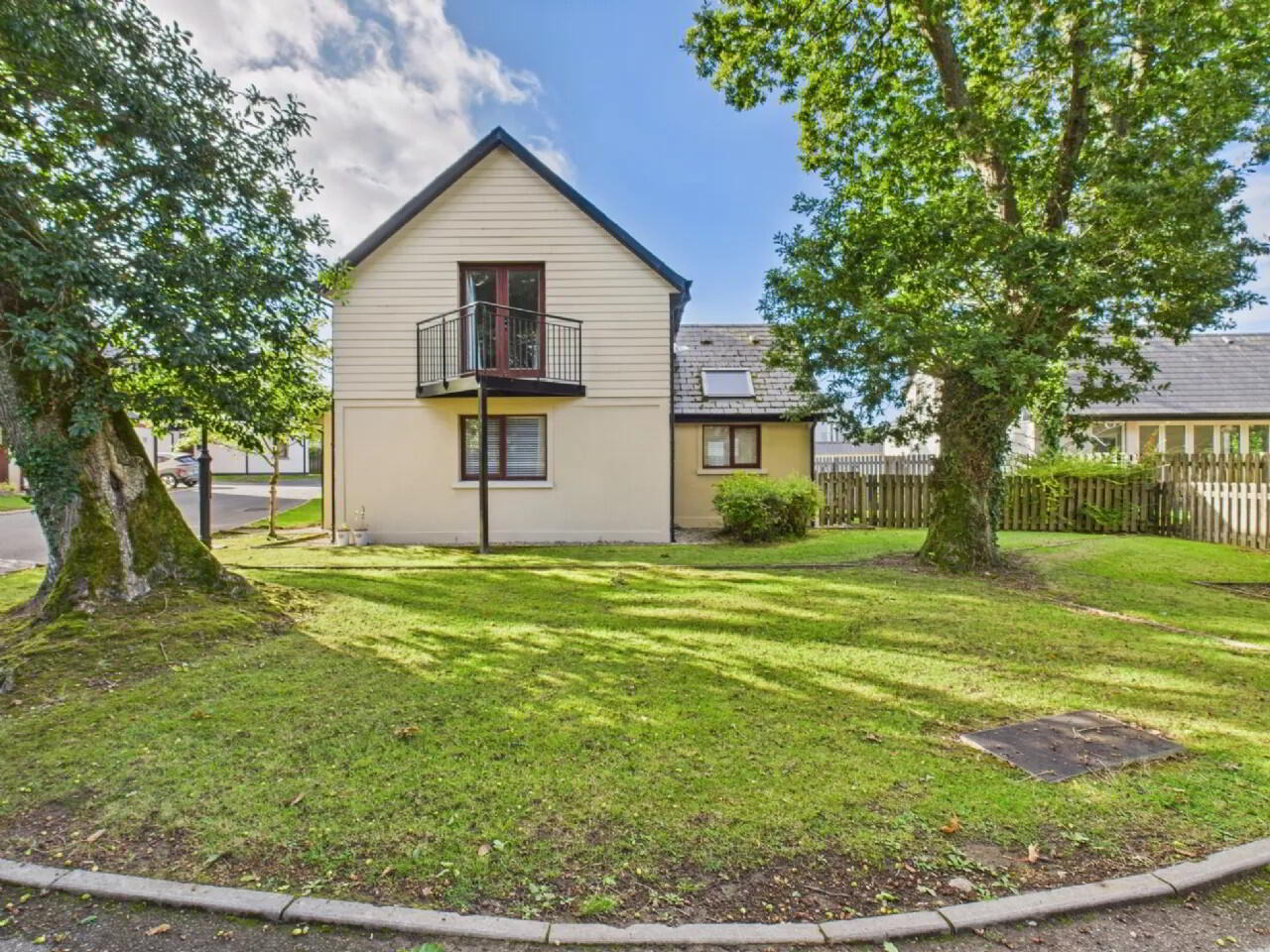 20 Willow Wood 2 of 28