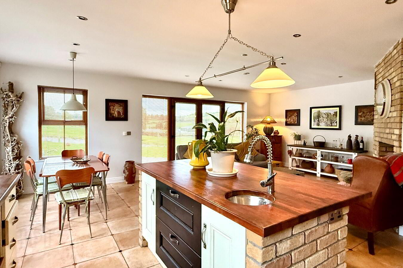 42c Circular Road 10 of 25