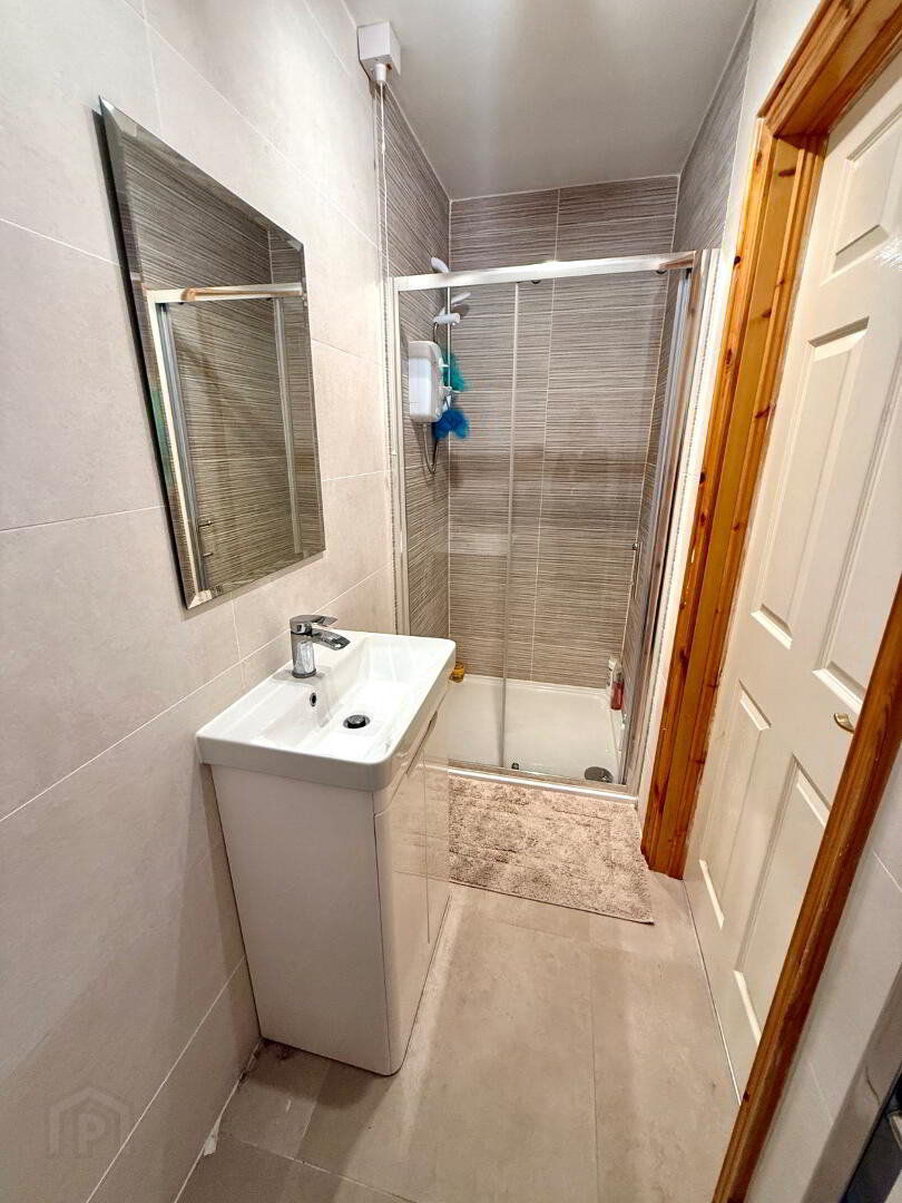 26 Dunnalong Manor. 21 of 35