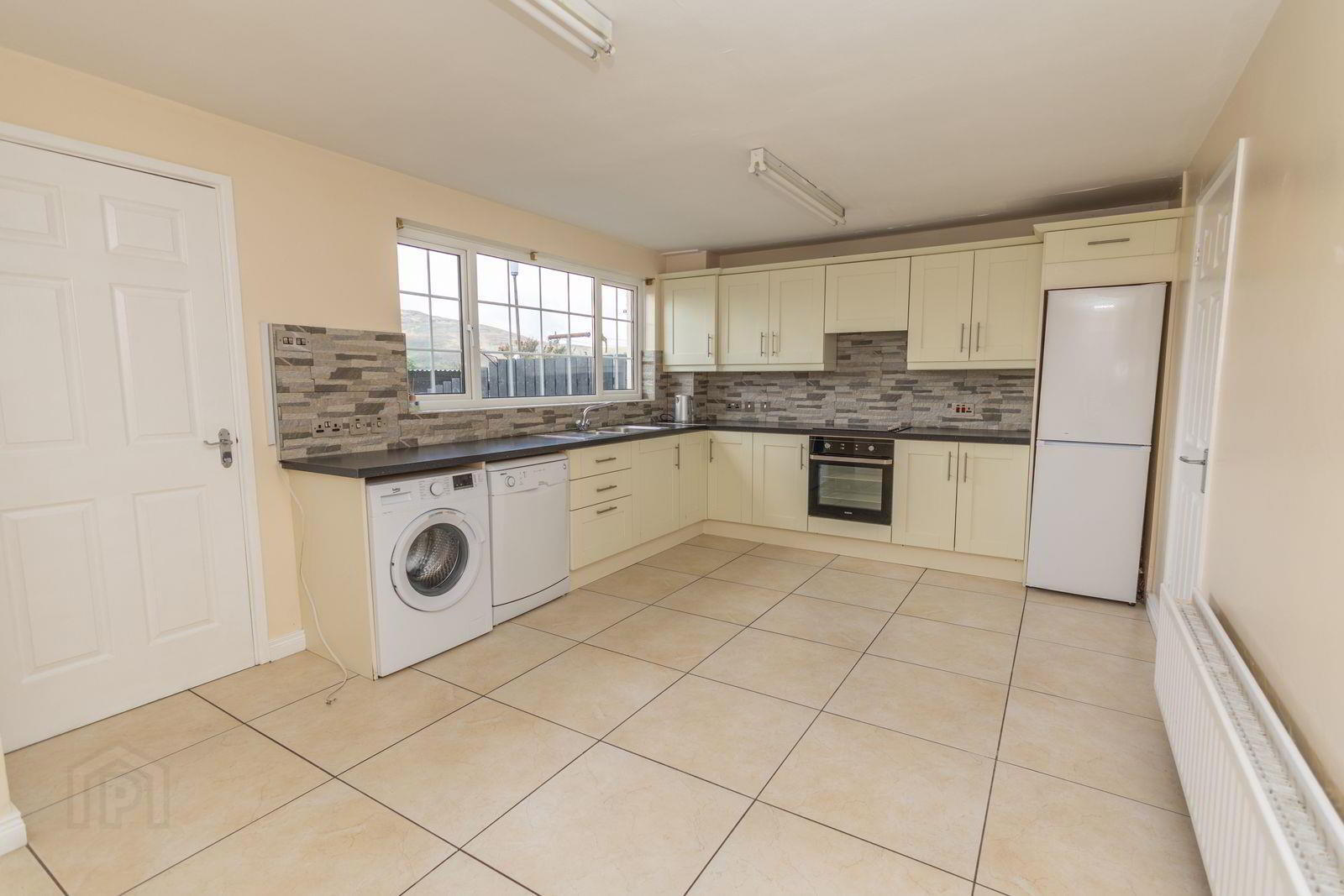 7 Lassara Heights 14 of 38