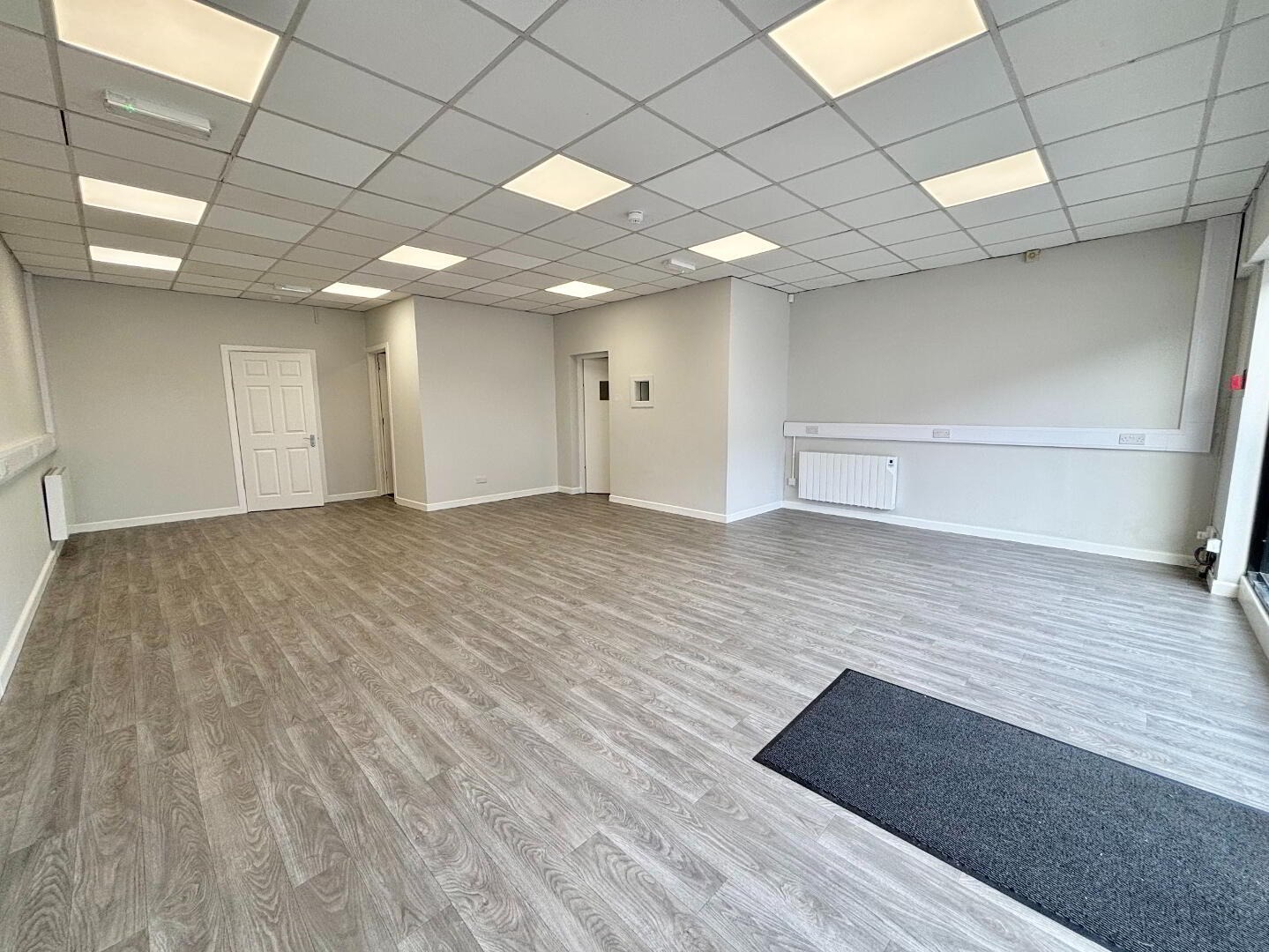 Unit 4 Salsibury Square, 27 Henry Street 2 of 6