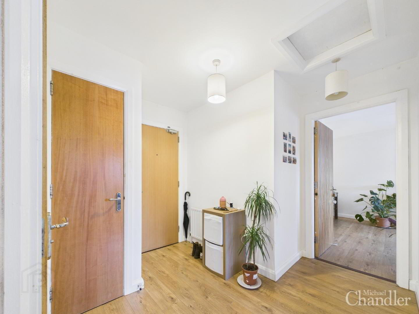 24 Chichester Building, 33 Old Bakers Court 3 of 12
