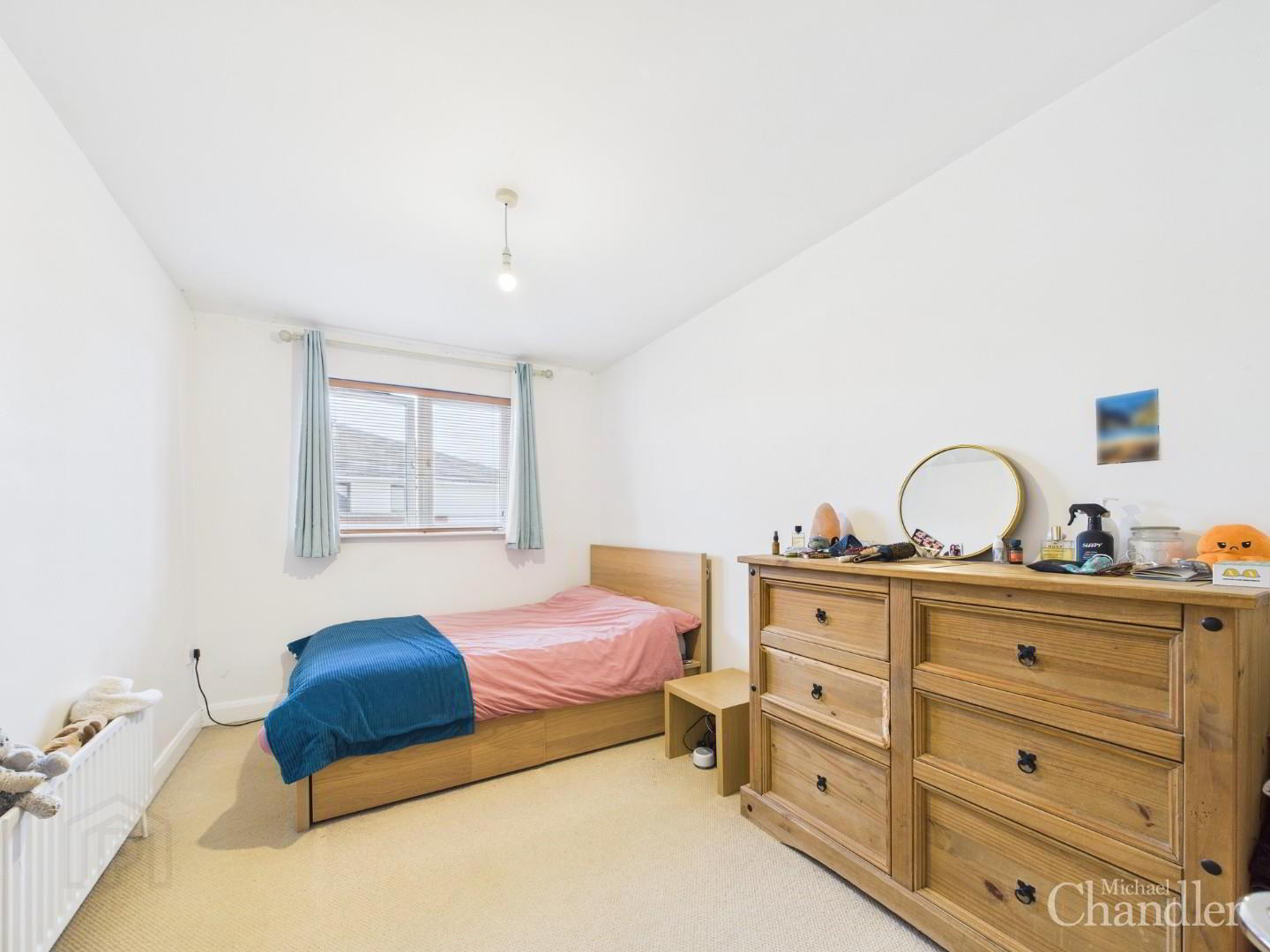 24 Chichester Building, 33 Old Bakers Court 8 of 12