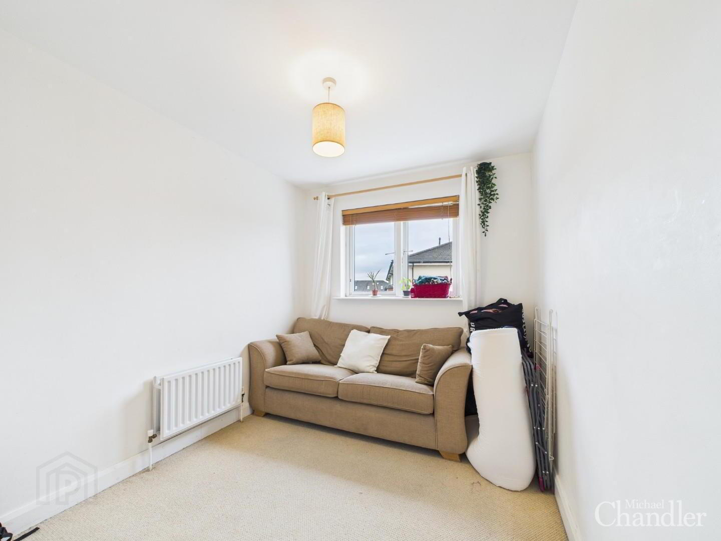 24 Chichester Building, 33 Old Bakers Court 9 of 12