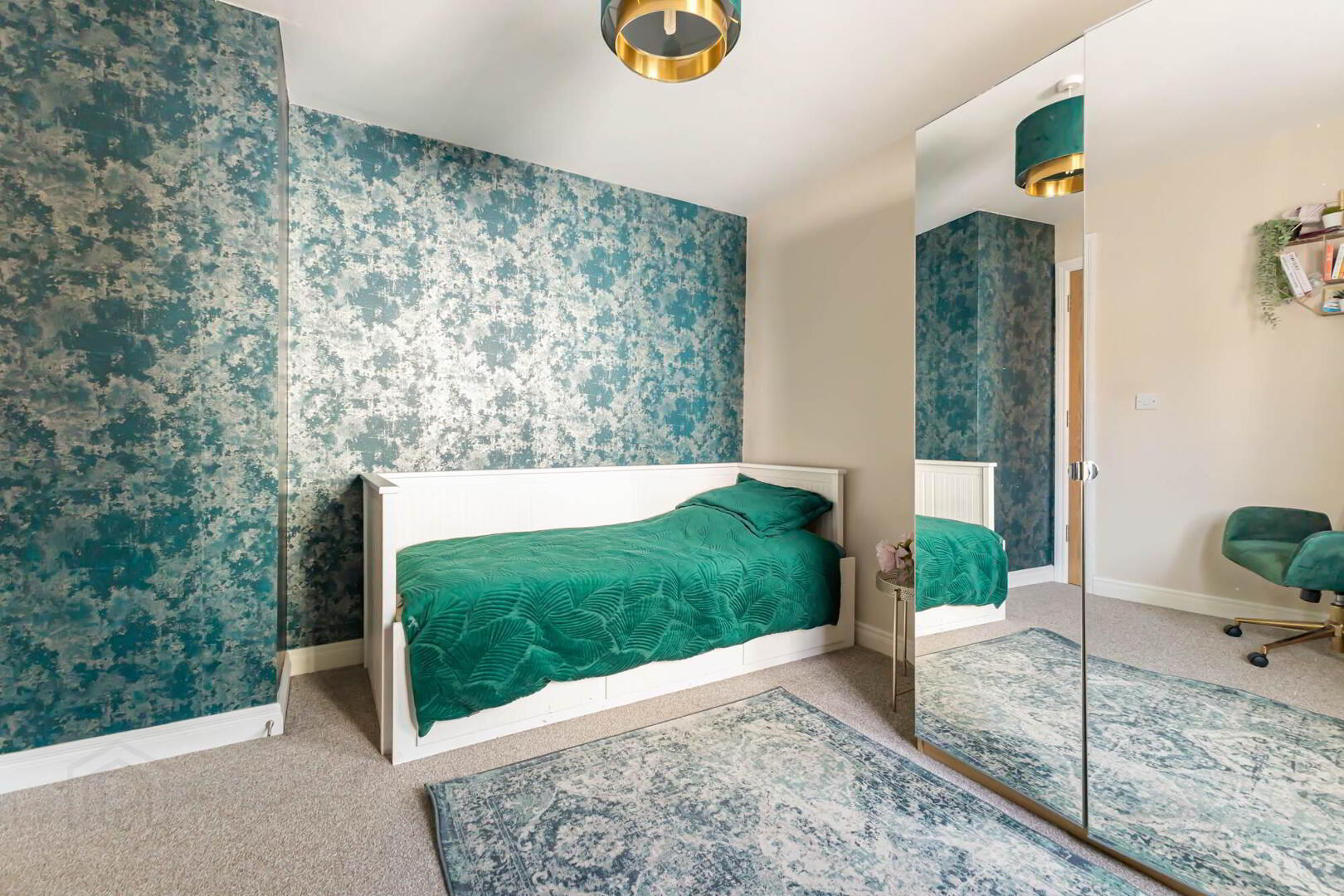 11 Lady Wallace Green 18 of 25